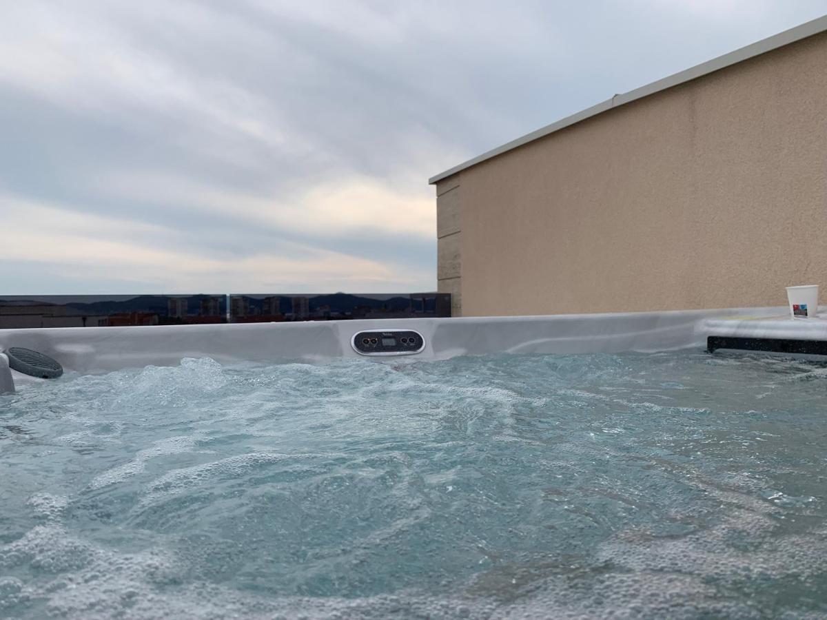 Olive Oasis Penthouse With Jacuzzi Daire Zadar Dış mekan fotoğraf